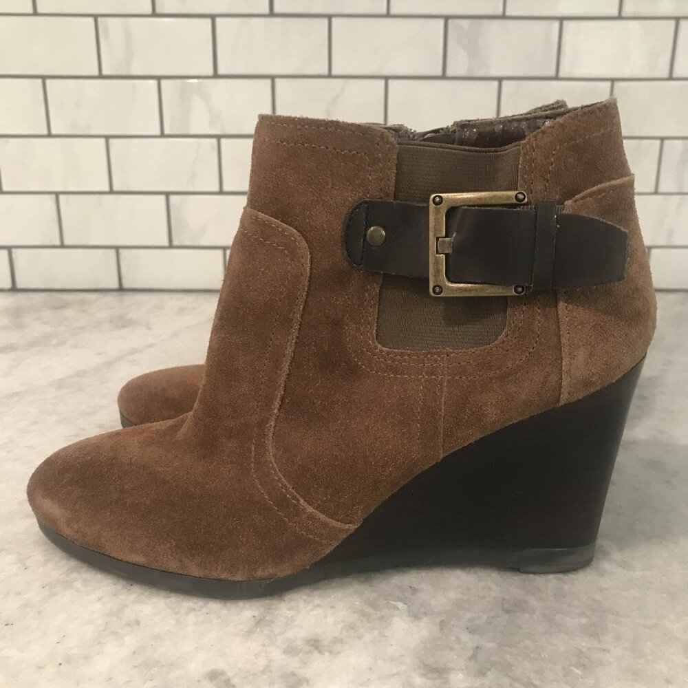 Franco Sarto Boots Womens Size 9 Brown Suede Warrick Wedge Ankle Booties Buckle - Picture 2 of 11